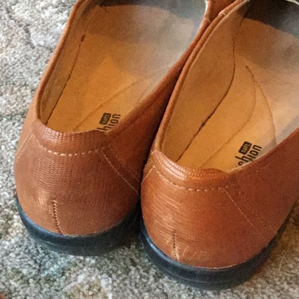 Shoes - Picture 2 of 2